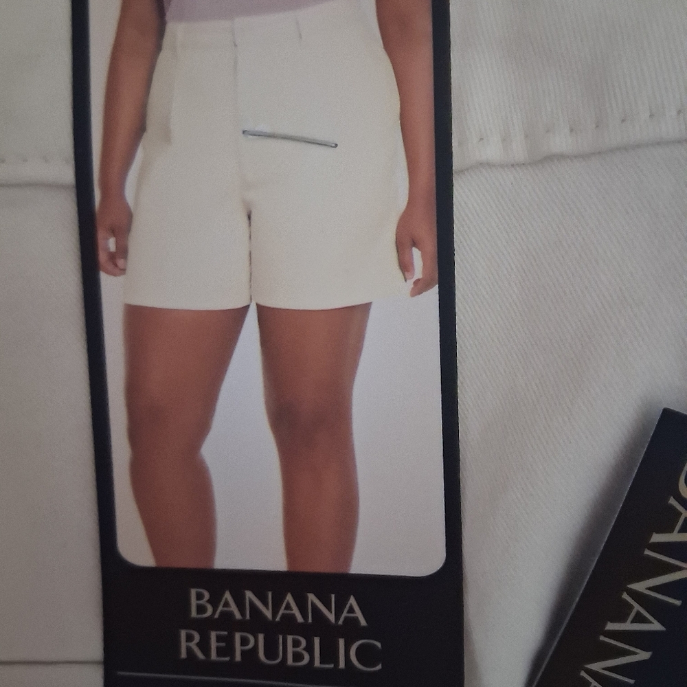 Banana Republic Cream High-Rise Tailored Bermuda Shorts 12/14